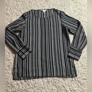 Size Small Striped Black and White Women's Top LS